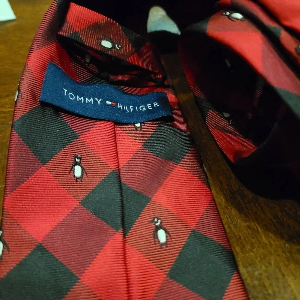 Tommy Hilfiger Mens Tie checkered black/red 58 in .